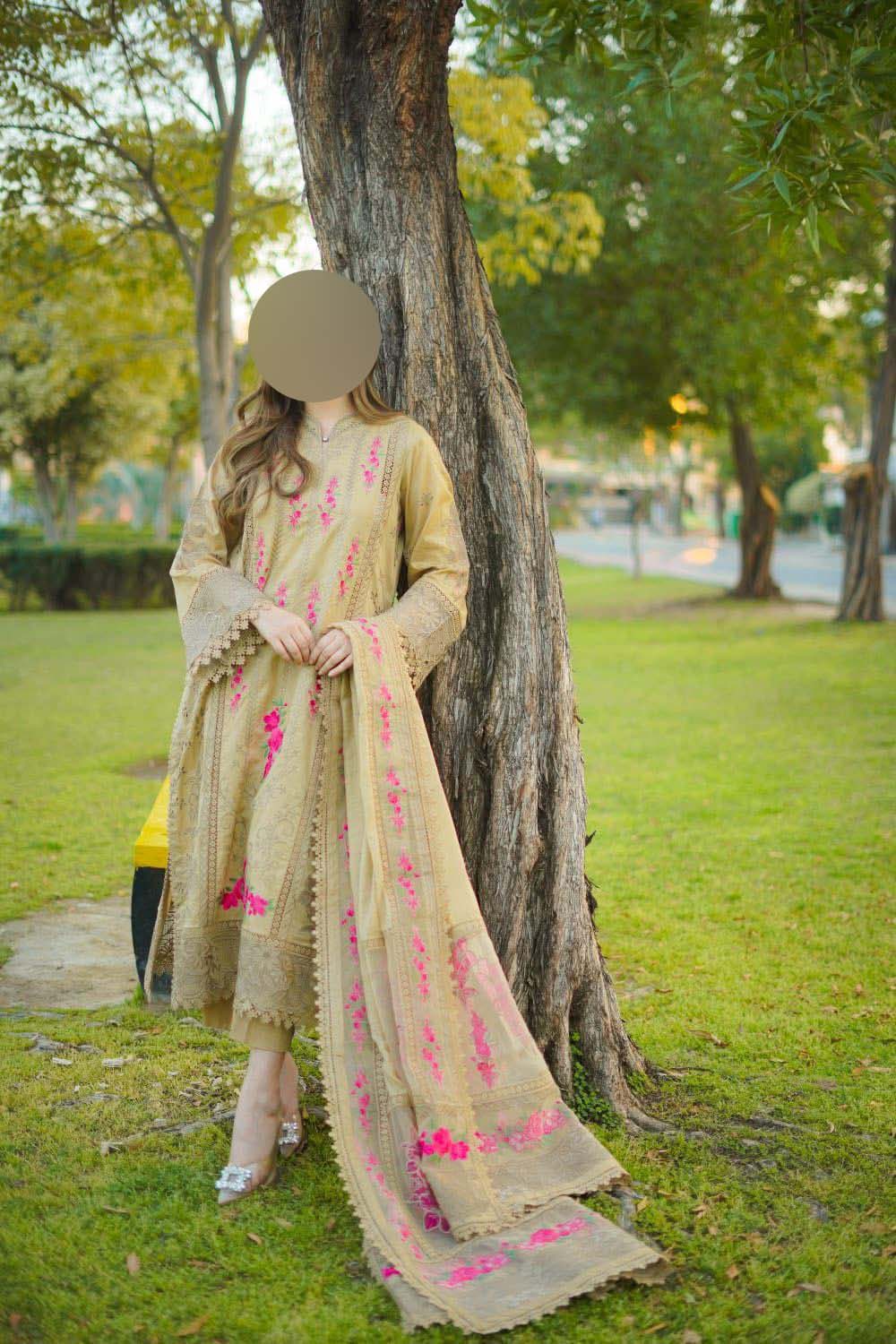 Aneela’s Heavy Embroidered Lawn 3-Piece with Cotton Net Dupatta Unstitched DPS70