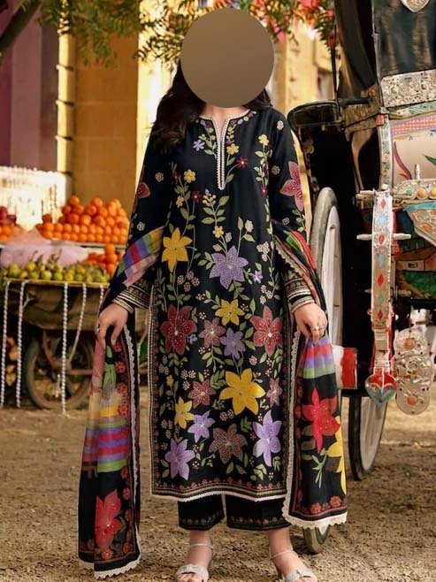 Aneela’s Heavy Embroidered Airjet Lawn 3-Piece Unstitched Suite 2NF30
