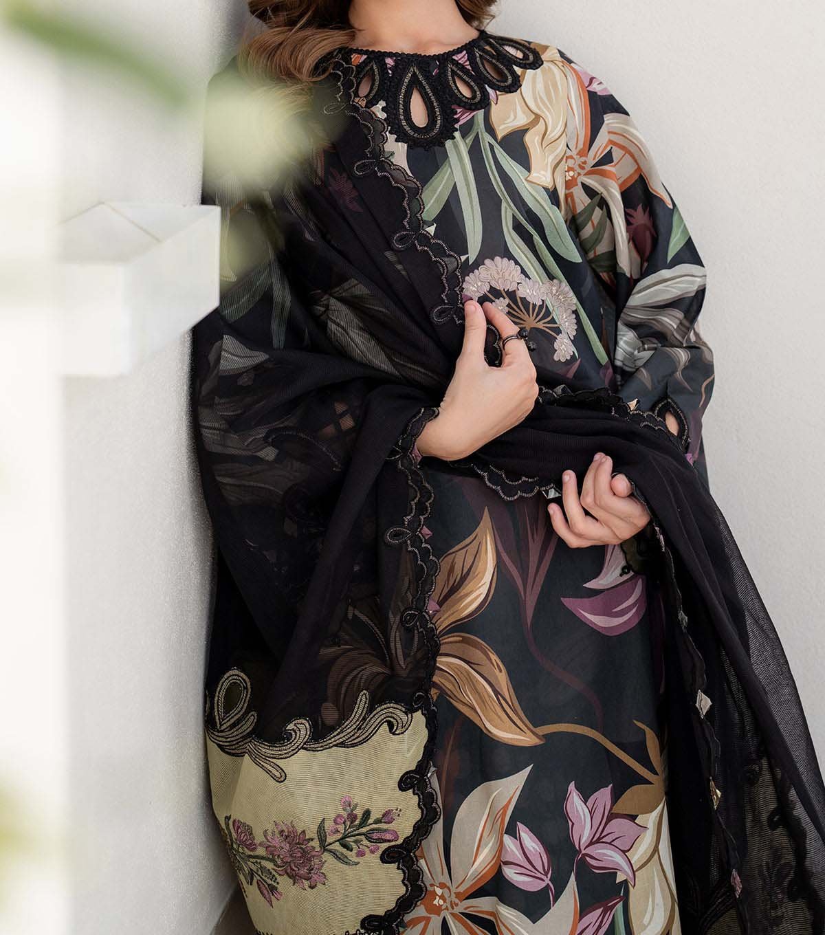 Baroque 3 Piece Unstitched Embroidered Lawn Suit - SF-4090 - Image 4
