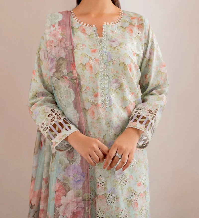 Baroque Unstitched Luxury Lawn Fabric - BQ35132