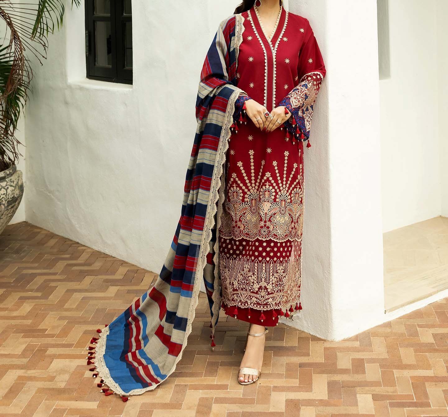 Zainab Chottani Unstitched 3-Pcs Chikankari Lawn Cotton with Khadi Net Dupatta ZC002 - Image 5