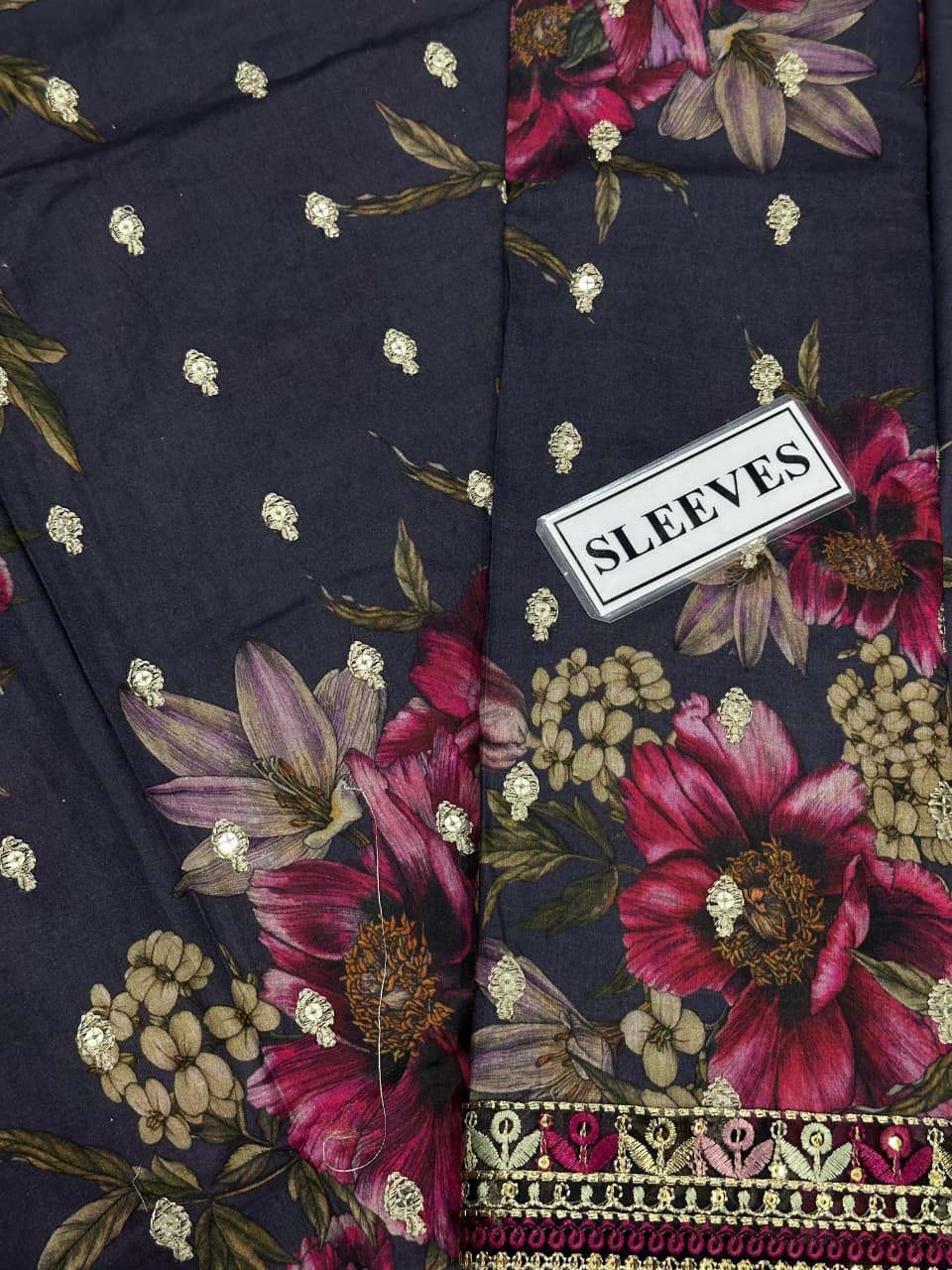 IZNIK Digital Lawn Suit with Embroidered Silk Dupatta IZ346 - Image 8